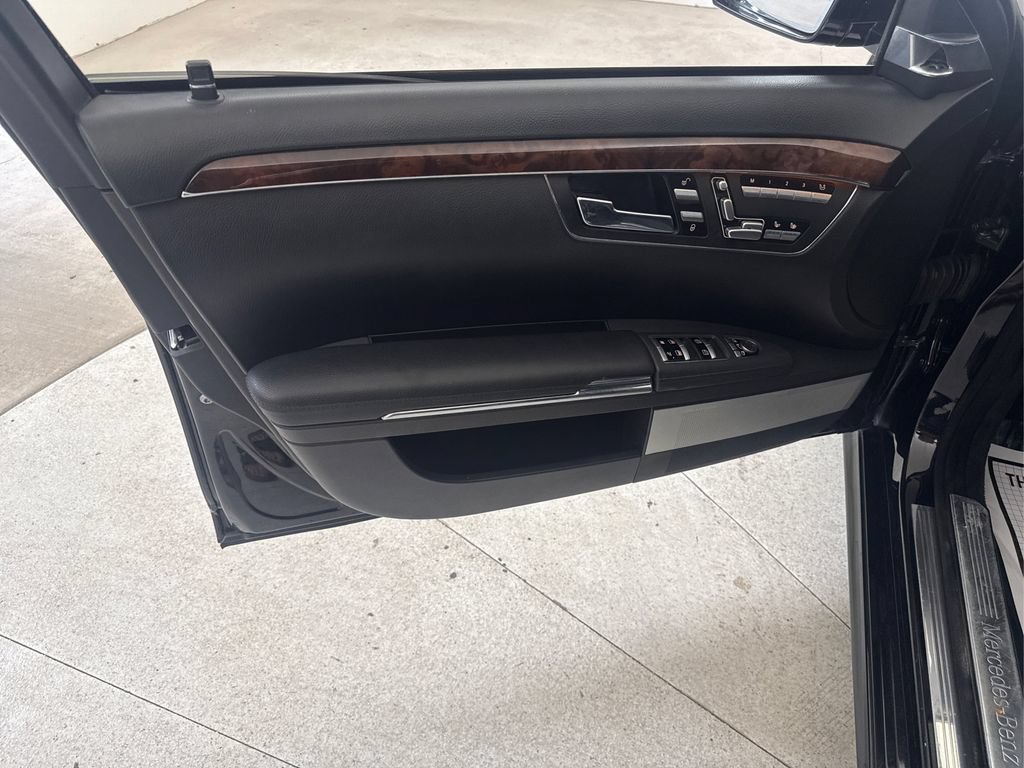 Used 2011 Mercedes-Benz S 550 image 31