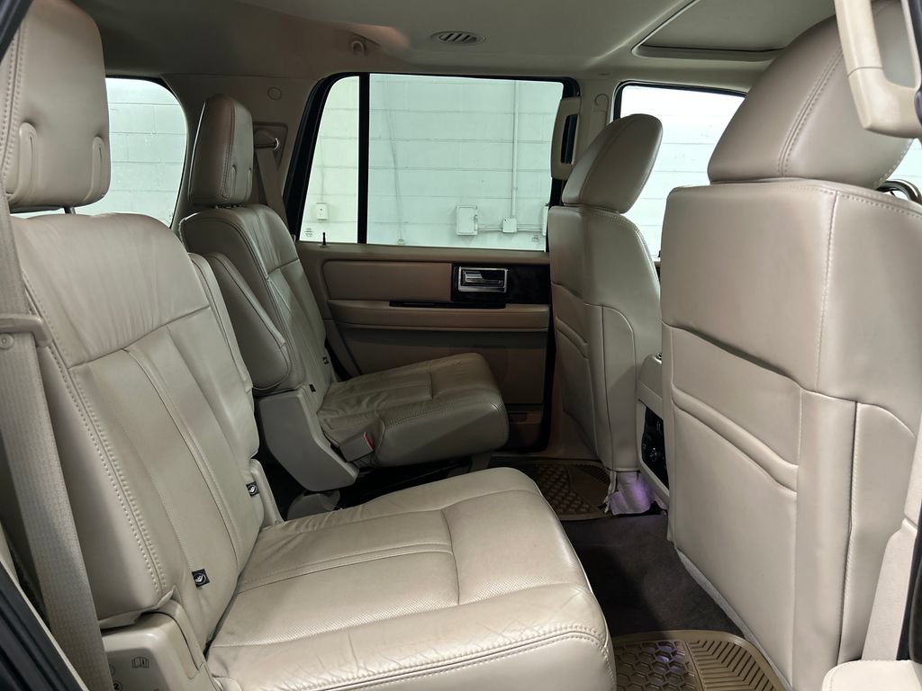 Used 2015 Lincoln Navigator 2WD image 29