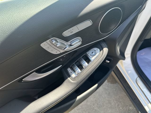 Used 2022 Mercedes-Benz GLC 300 4MATIC image 25