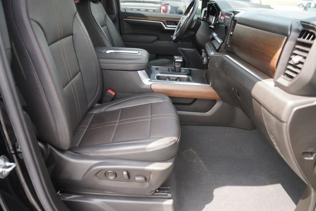Used 2022 Chevrolet Silverado 1500 High Country w/ High Country Premium Package AWD/4WD image 19