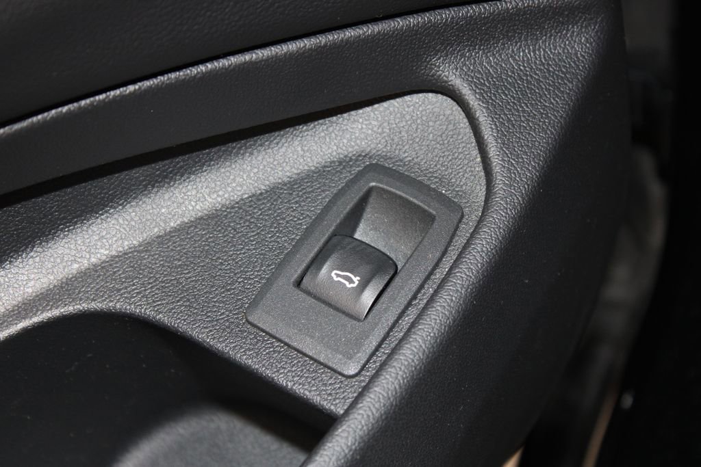 Used 2024 BMW 430i Convertible image 36