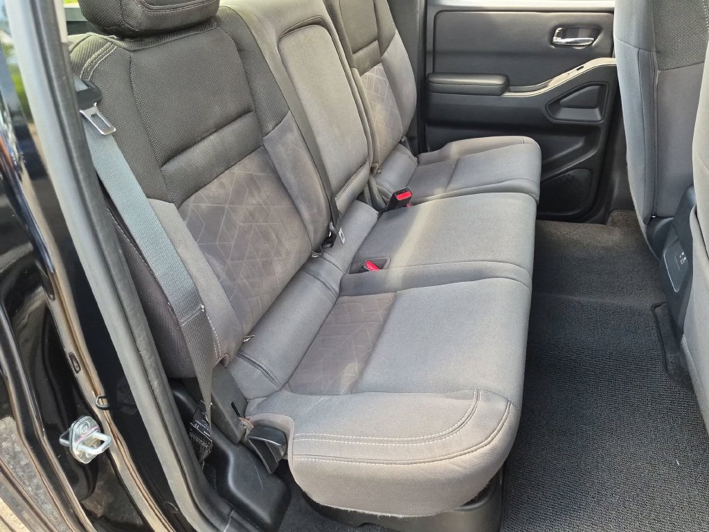 Used 2025 Nissan Frontier SV RWD image 29