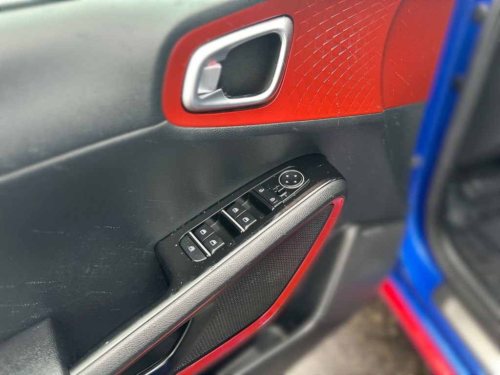 Used 2021 Kia Soul Turbo FWD image 16