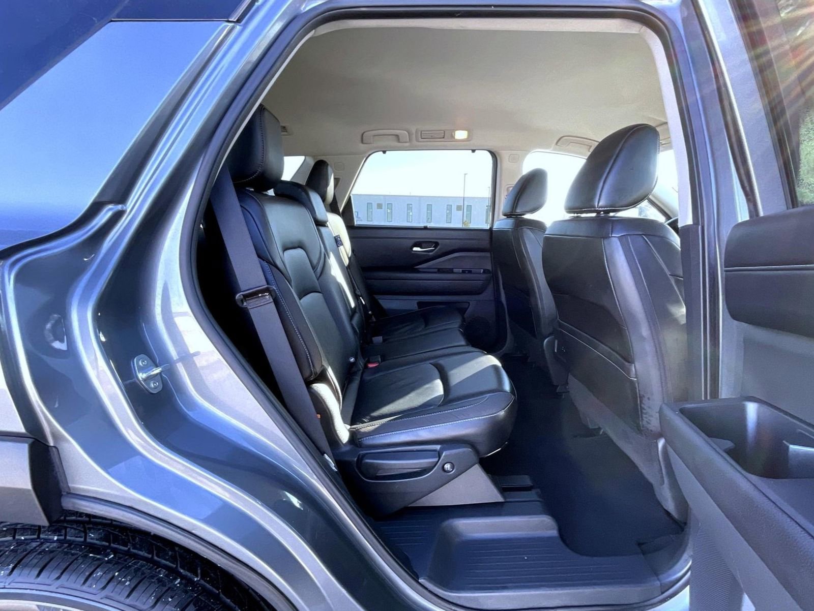 Used 2024 Nissan Pathfinder SL image 19