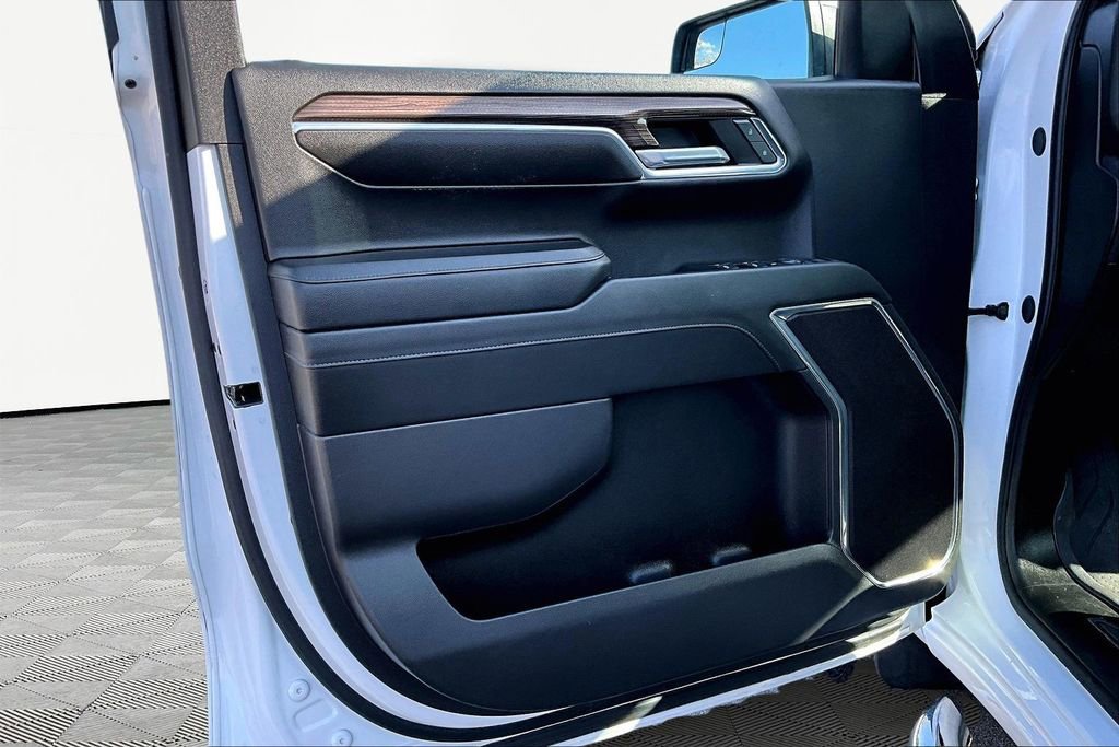 Used 2024 Chevrolet Silverado 1500 LT w/ Convenience Package II image 23