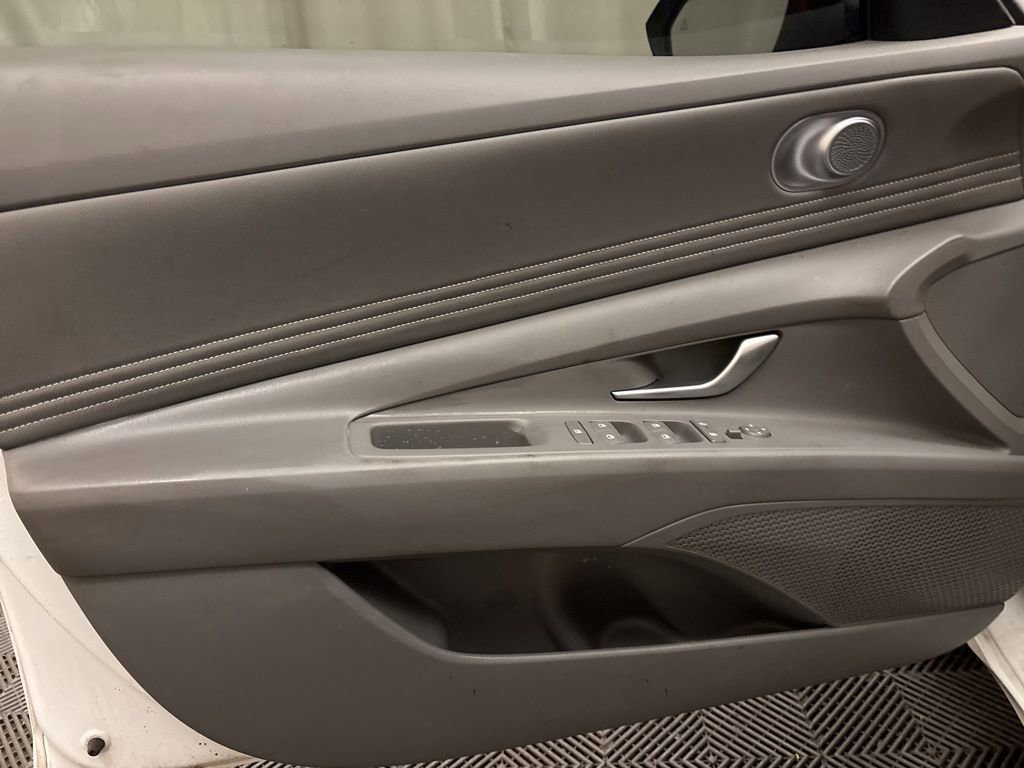 Used 2024 Hyundai Elantra SEL w/ Convenience Package image 10