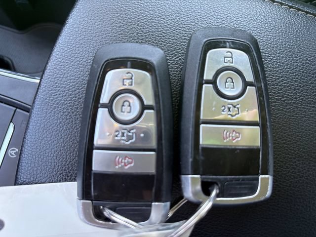 Used 2020 Ford Fusion SE FWD image 20