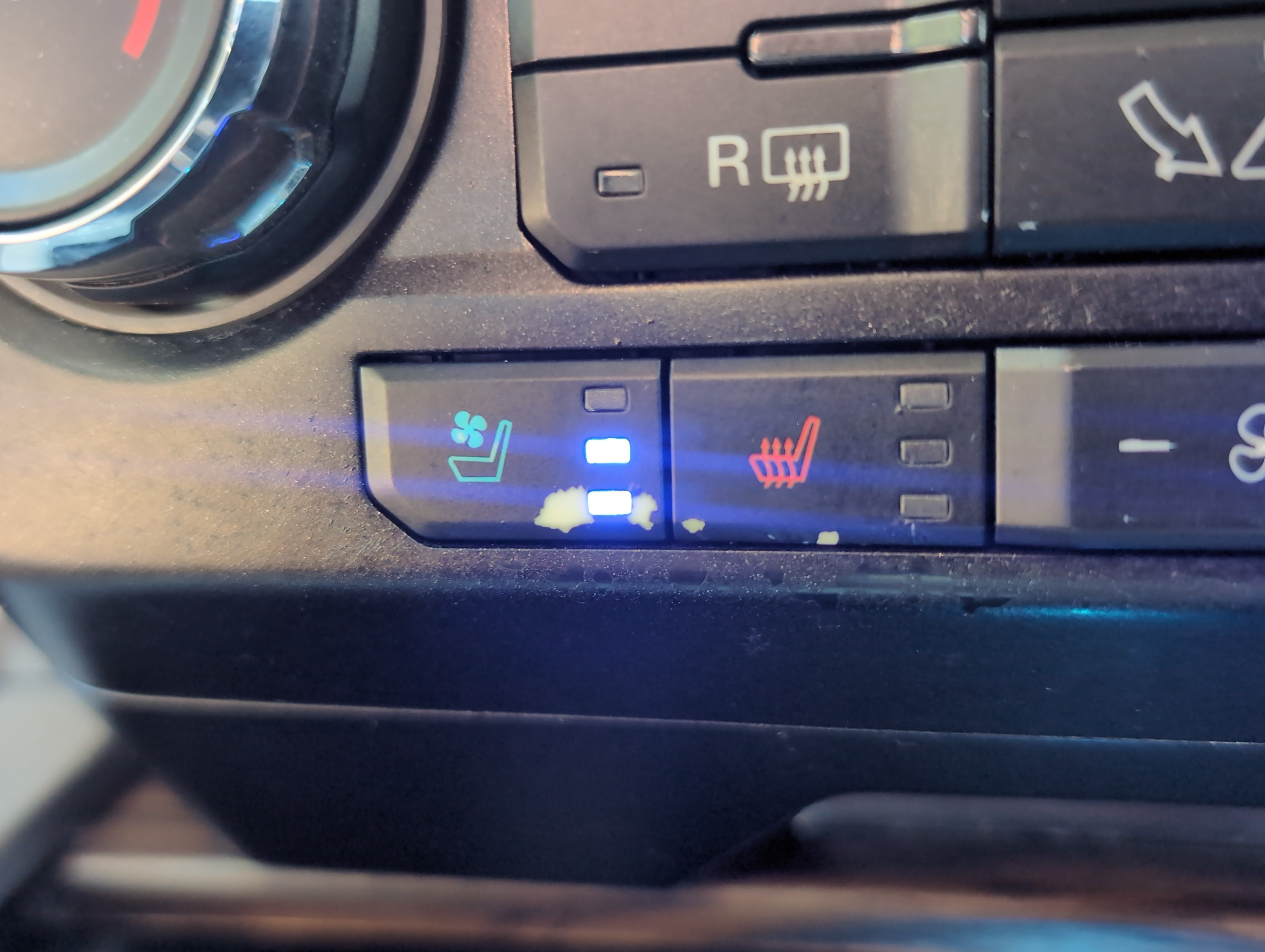 Used 2020 Ford F150 Lariat RWD image 38
