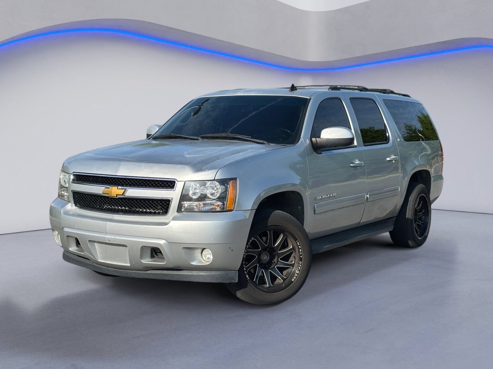 Used 2013 Chevrolet Suburban LT w/ Luxury Package RWD image 2