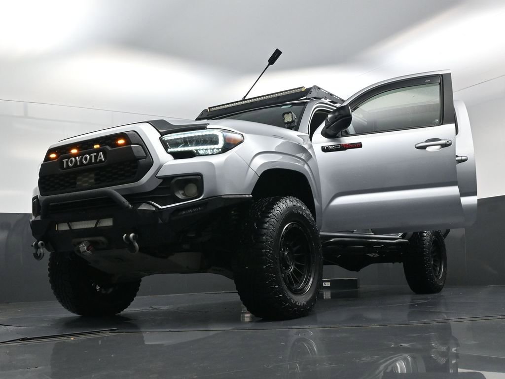Used 2022 Toyota Tacoma SR w/ SR Convenience Package RWD image 27