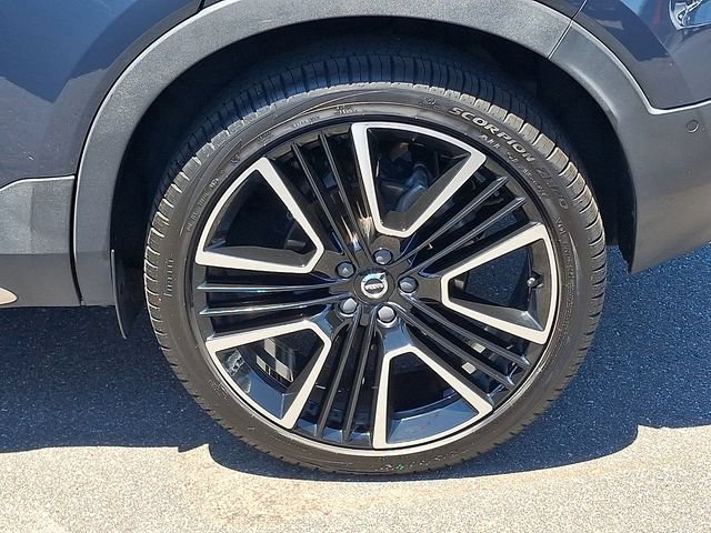 Used 2022 Volvo XC40 T5 R-Design AWD/4WD image 30