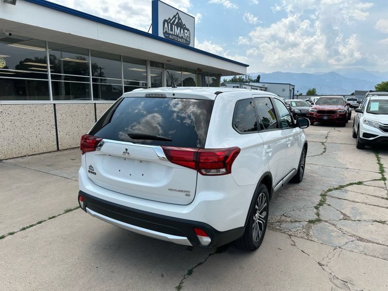 Used 2016 Mitsubishi Outlander SE AWD/4WD image 7