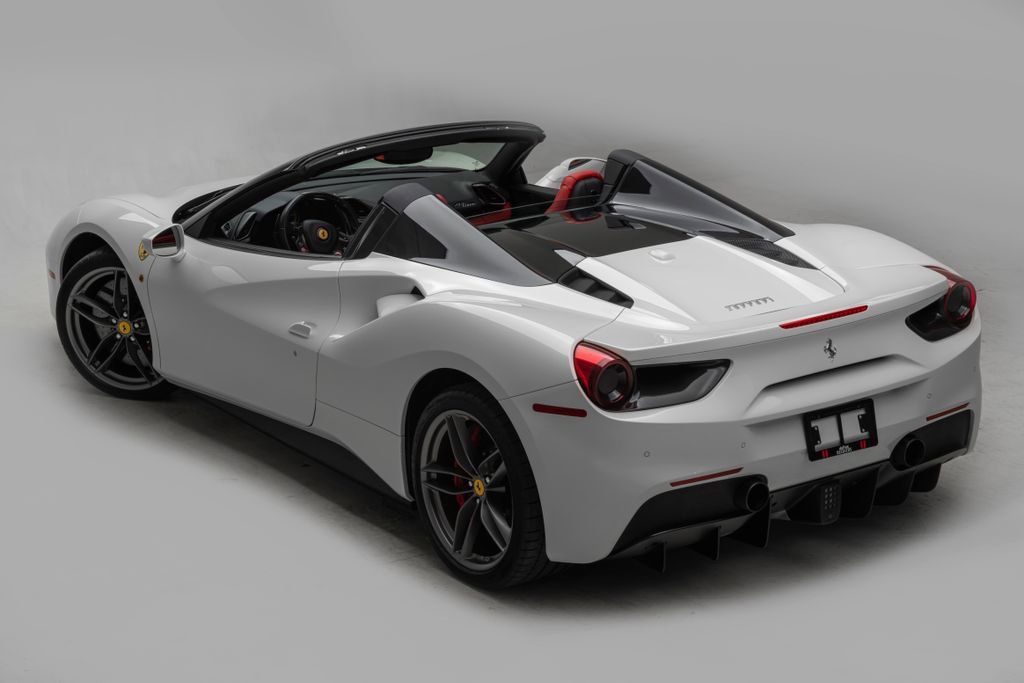 Used 2018 Ferrari 488 Spider Base image 17