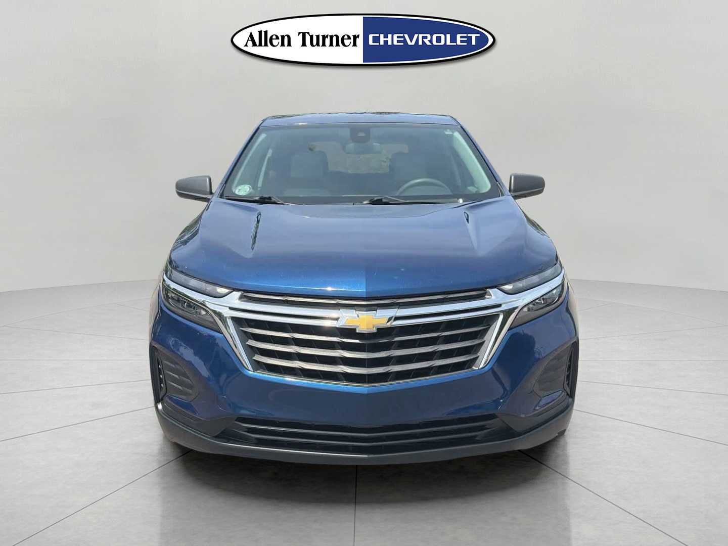 Used 2022 Chevrolet Equinox LS w/ LPO, Floor Liner Package FWD image 2