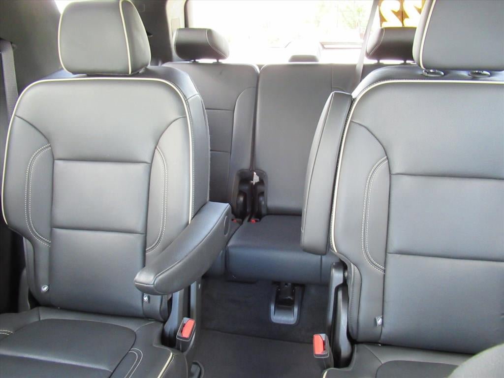 Used 2022 Chevrolet Traverse Premier AWD/4WD image 19