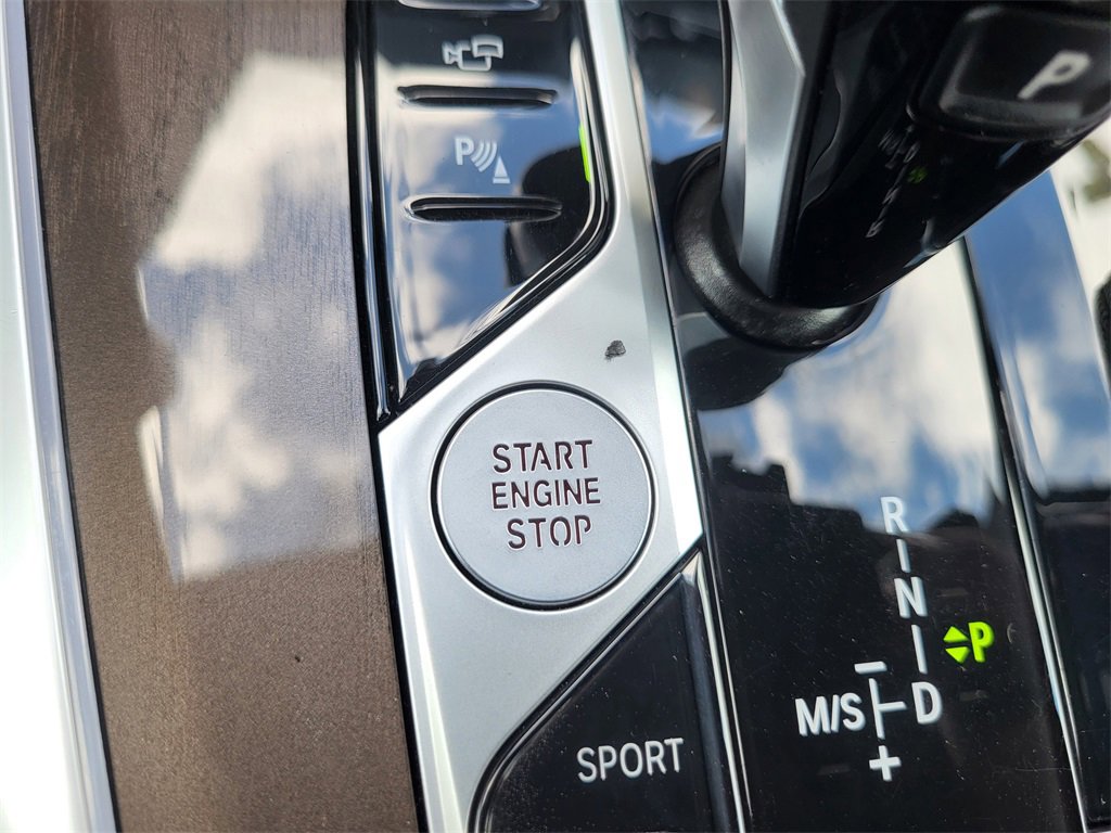 Used 2022 BMW X5 xDrive40i w/ Premium Package image 28