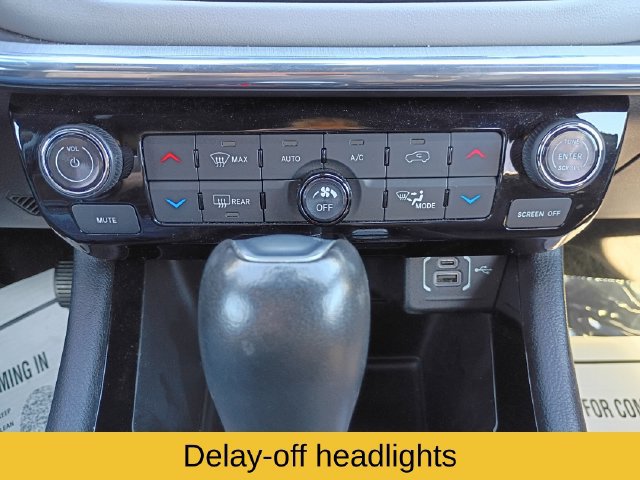 Used 2023 Jeep Compass Limited AWD/4WD image 17