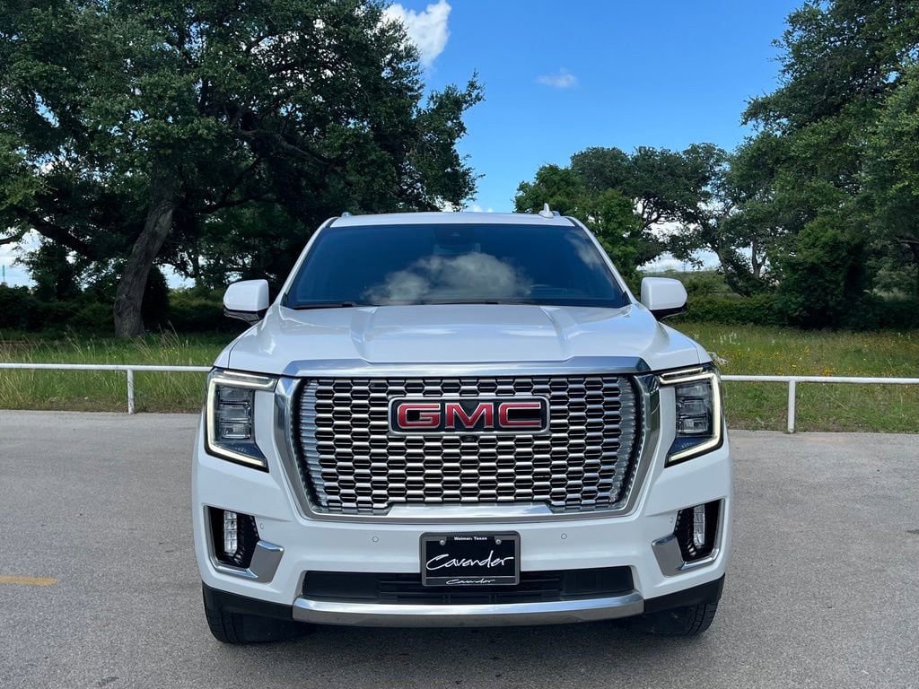 Used 2023 GMC Yukon XL Denali AWD/4WD image 2