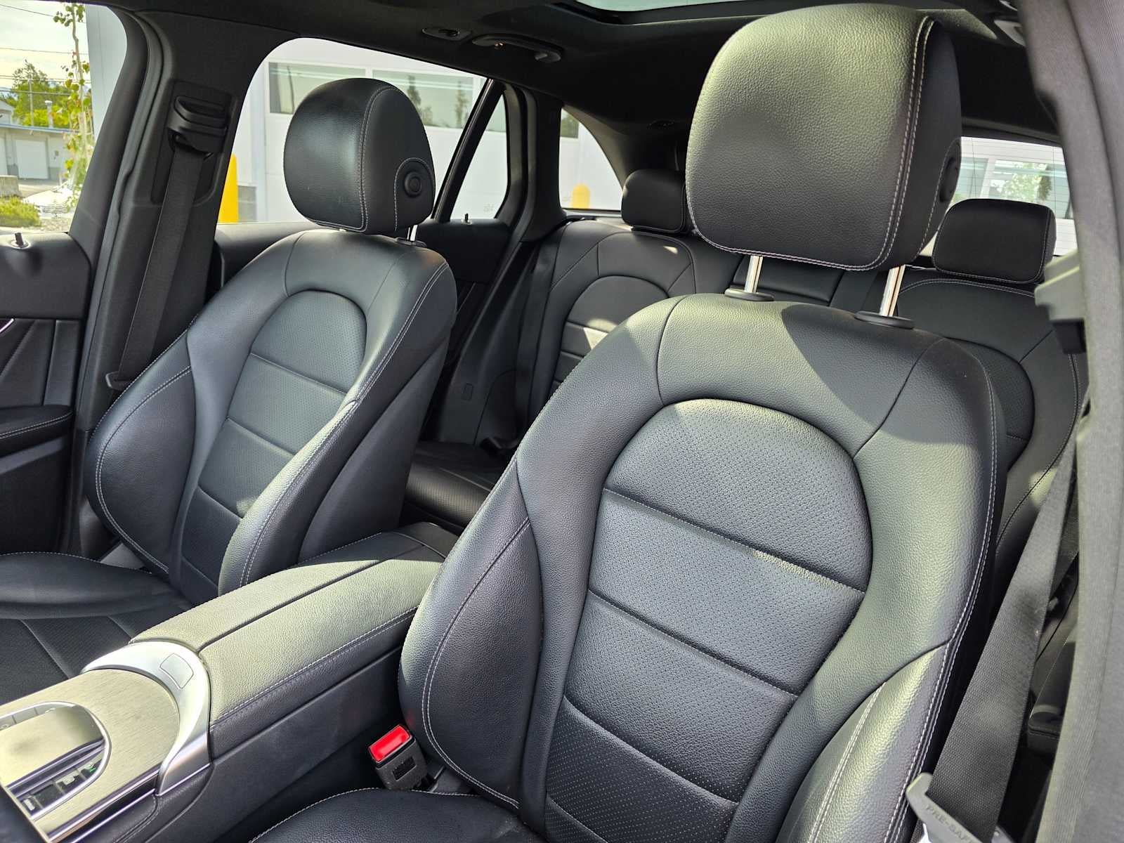 Used 2020 Mercedes-Benz GLC 300 4MATIC image 21