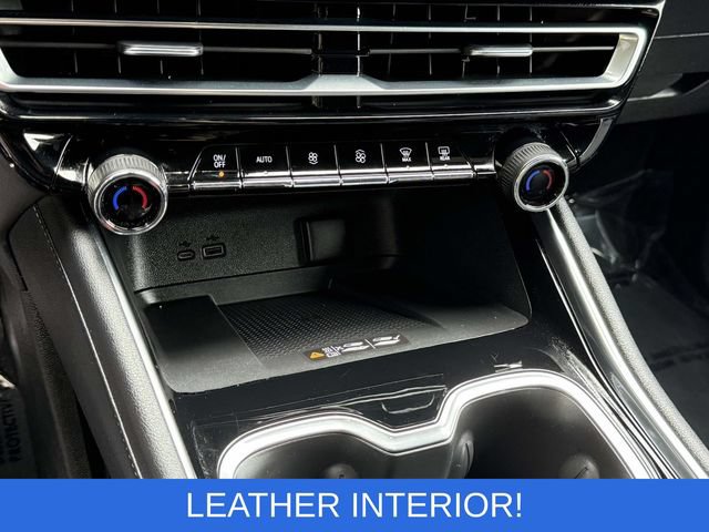 Certified 2025 Chevrolet Traverse LT AWD/4WD image 17