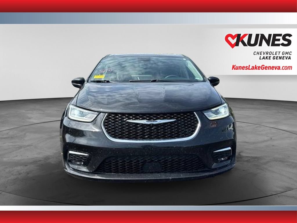 Used 2023 Chrysler Pacifica Touring-L FWD image 10