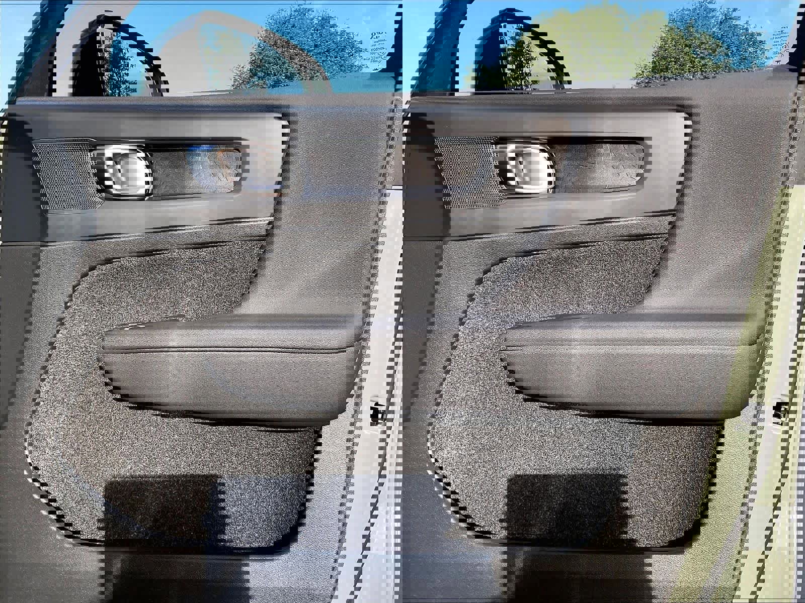 Used 2023 Volvo C40 P8 Recharge Plus image 26