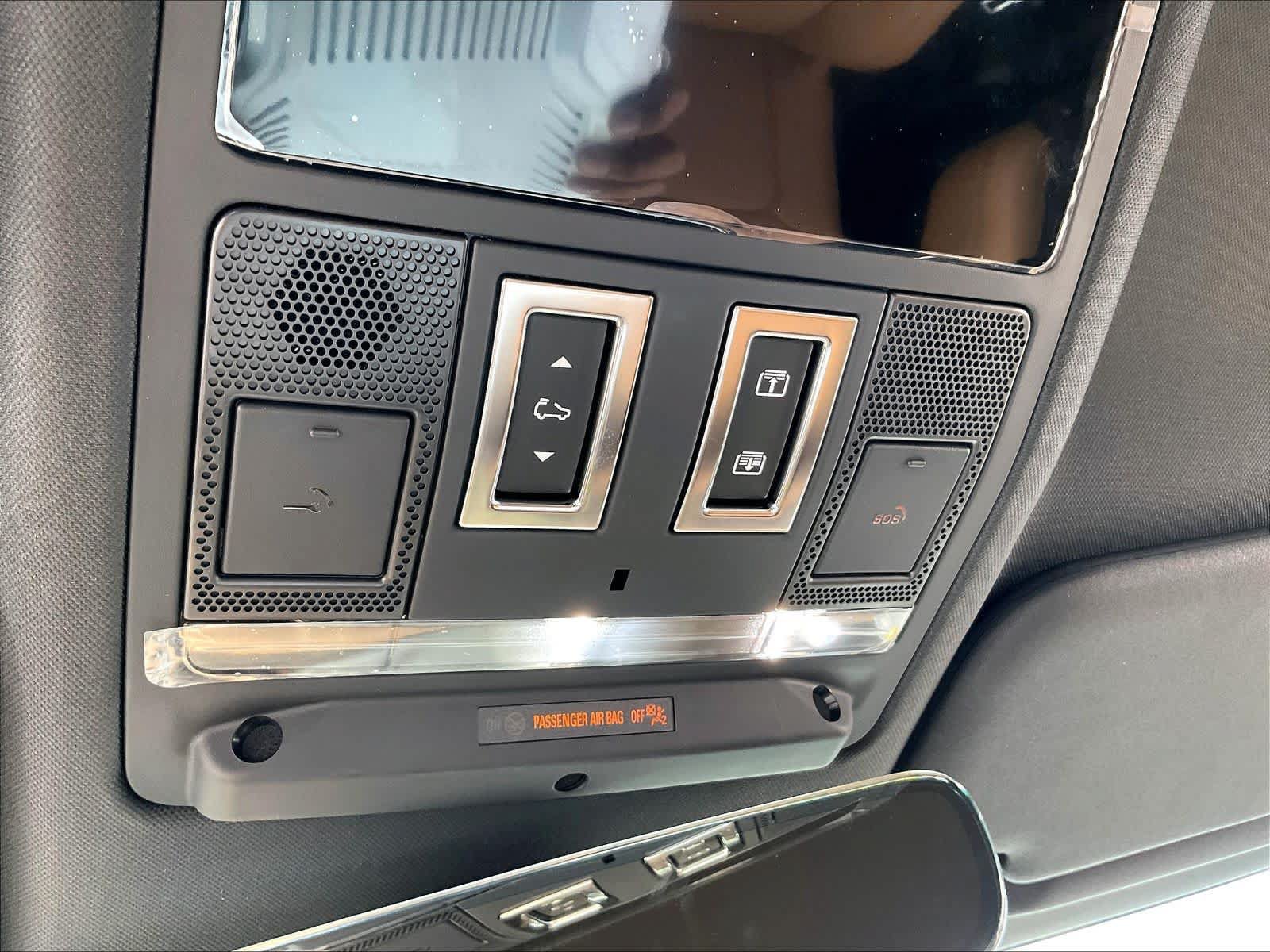 New 2026 Land Rover Defender 110 S AWD/4WD image 22