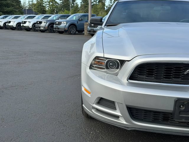 Used 2013 Ford Mustang Convertible RWD image 8
