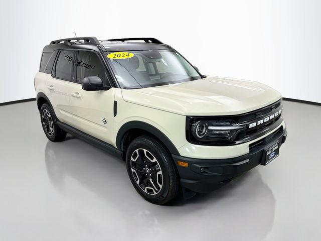 Used 2024 Ford Bronco Sport Outer Banks w/ Tech Package AWD/4WD image 1