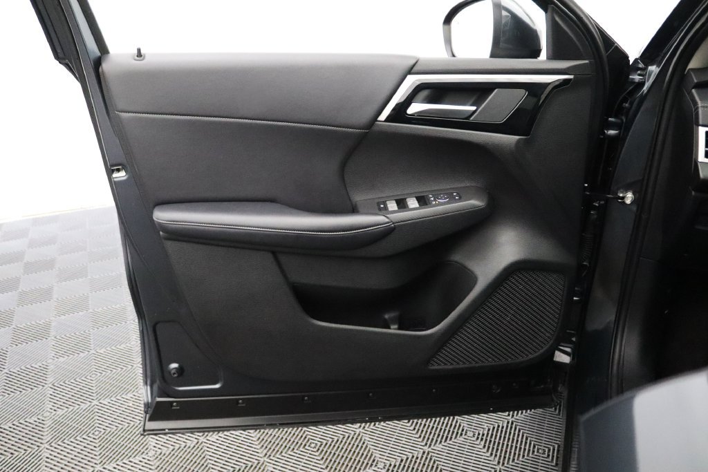 Used 2024 Mitsubishi Outlander SE AWD/4WD image 12