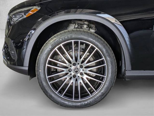 Certified 2025 Mercedes-Benz GLC 300 image 26
