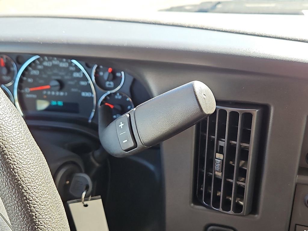 New 2025 Chevrolet Express 2500 Work Van 3D Cargo Van w/ Driver Convenience Package image 9