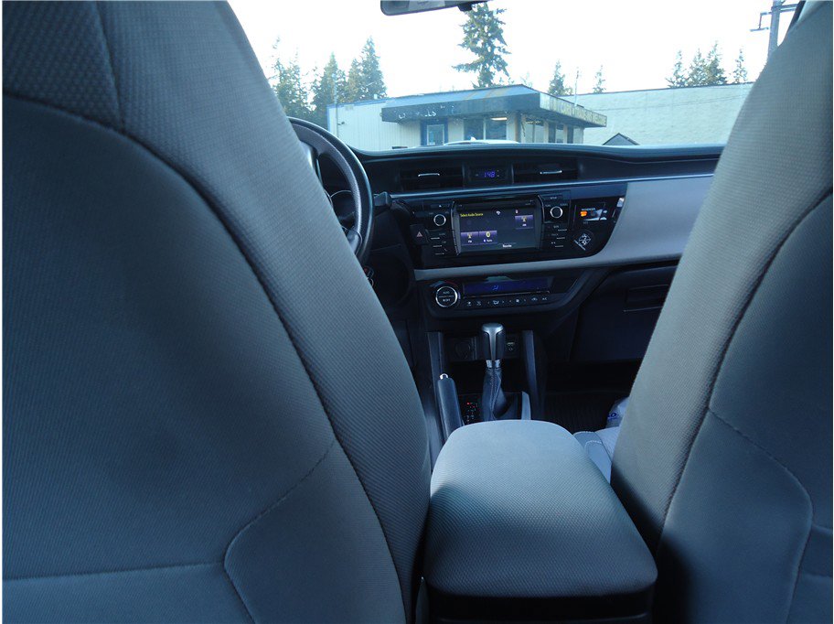 Used 2015 Toyota Corolla LE FWD image 17