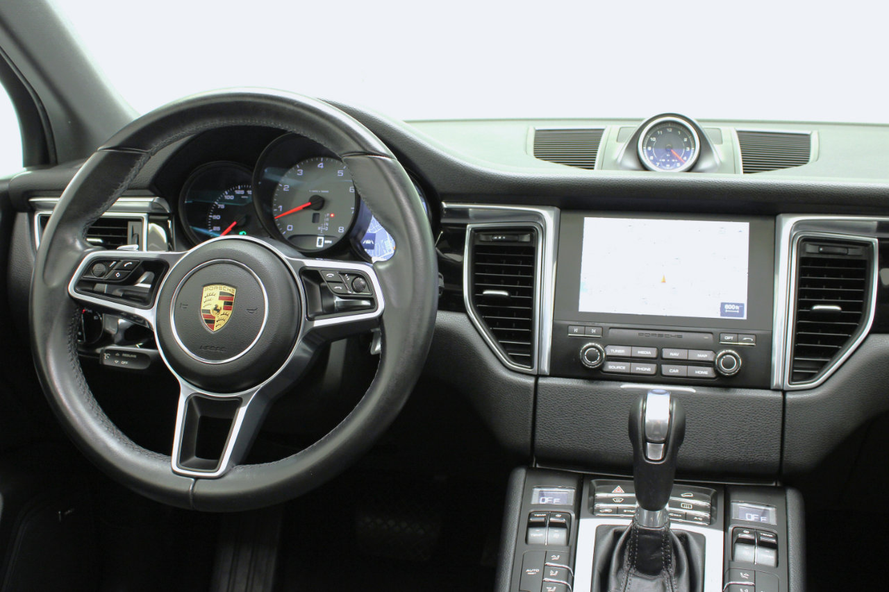 Used 2017 Porsche Macan S image 54