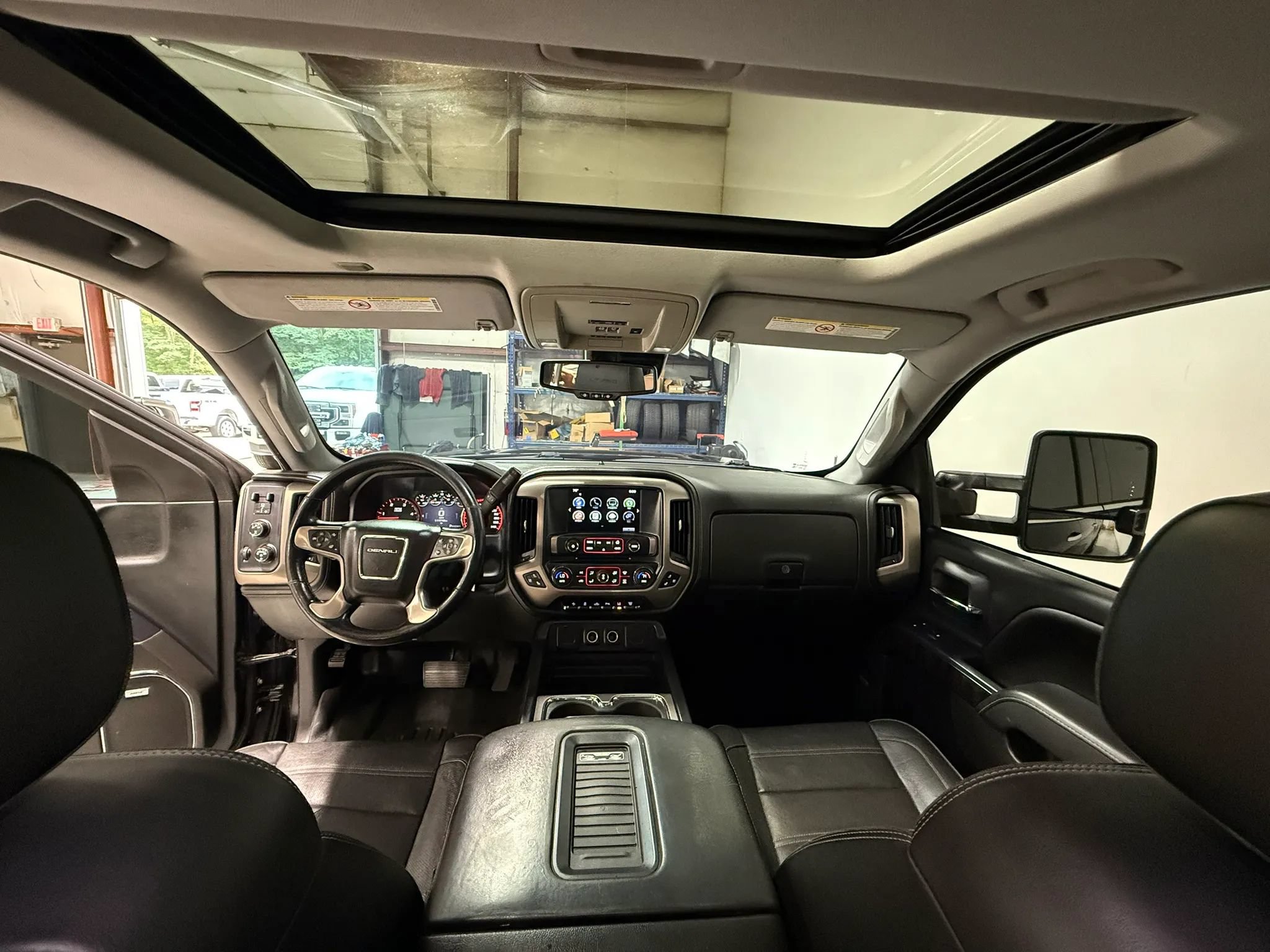 Used 2016 GMC Sierra 2500 Denali w/ Duramax Plus Package AWD/4WD image 16