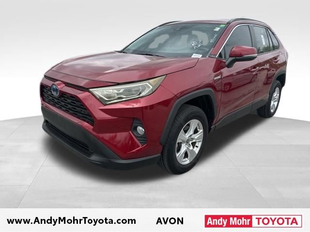 Used 2021 Toyota RAV4 XLE w/ XLE Grade Weather Package image 4