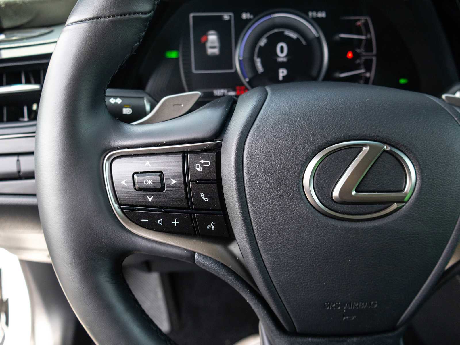 Used 2025 Lexus ES 300h w/ Premium Package image 38