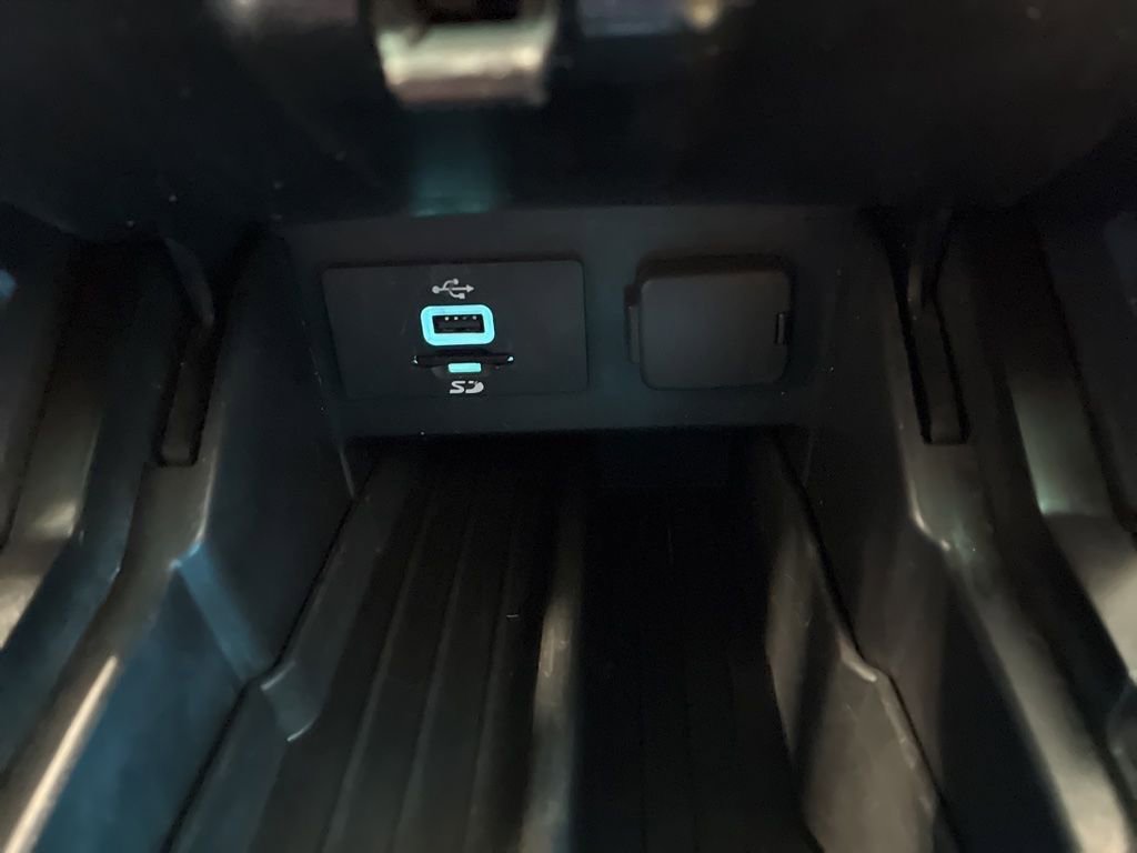 Used 2016 Ford Explorer Platinum image 10