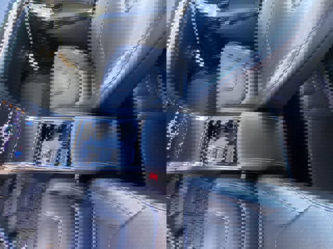 Used 2019 Ford Edge Titanium w/ Equipment Group 301A AWD/4WD image 21