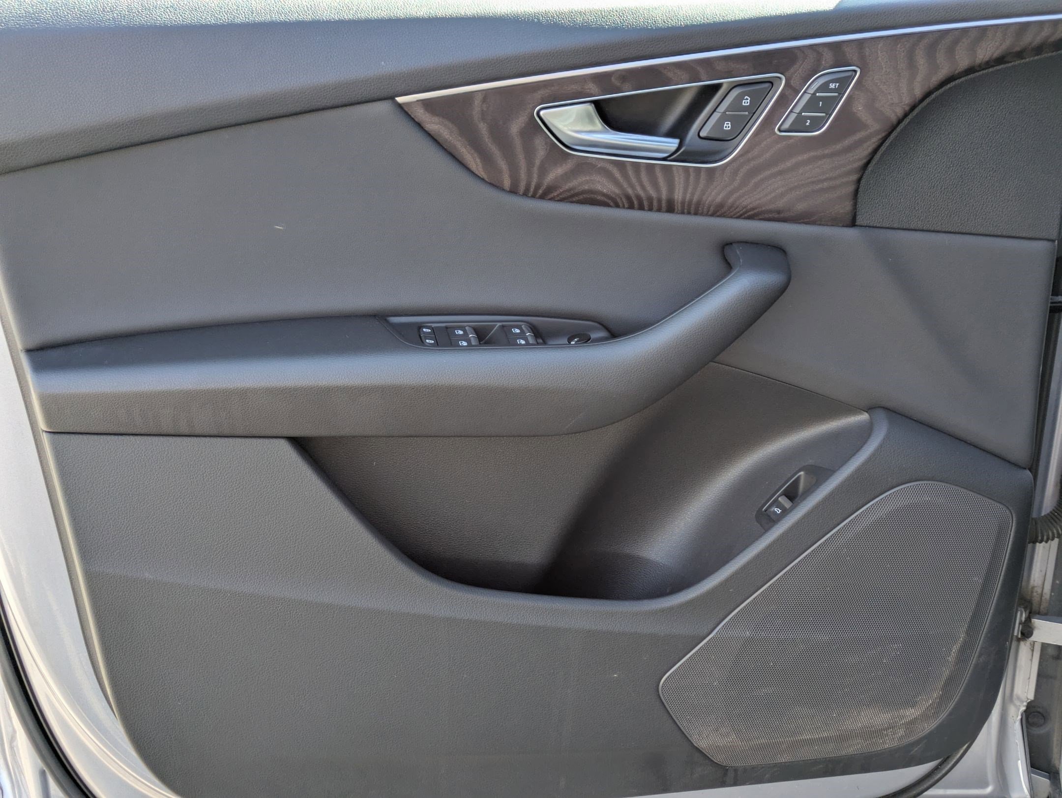 Certified 2019 Audi Q8 Premium w/ Convenience Package AWD/4WD image 9