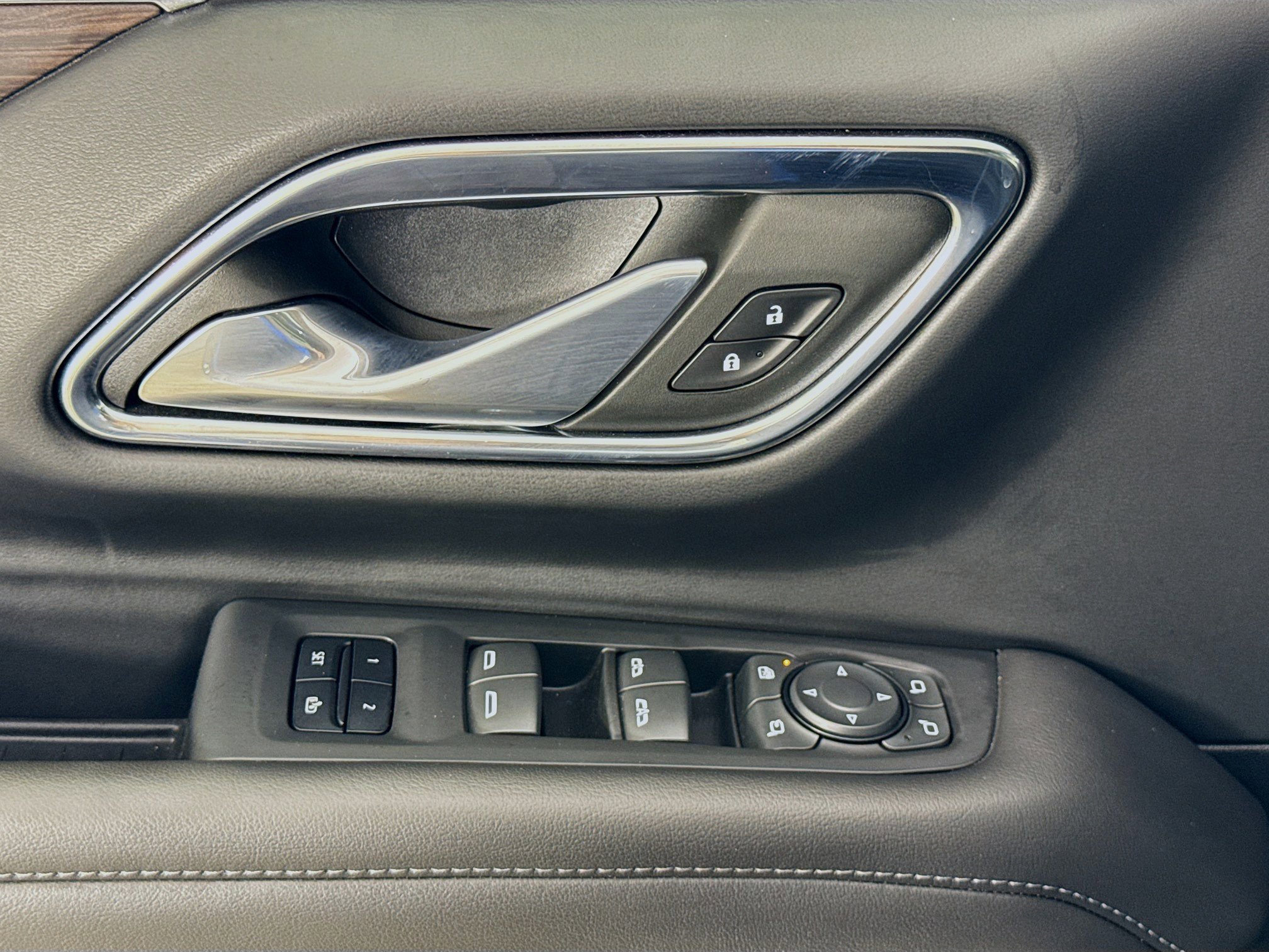 Used 2023 Chevrolet Tahoe LT w/ LT Signature Plus Package RWD image 18