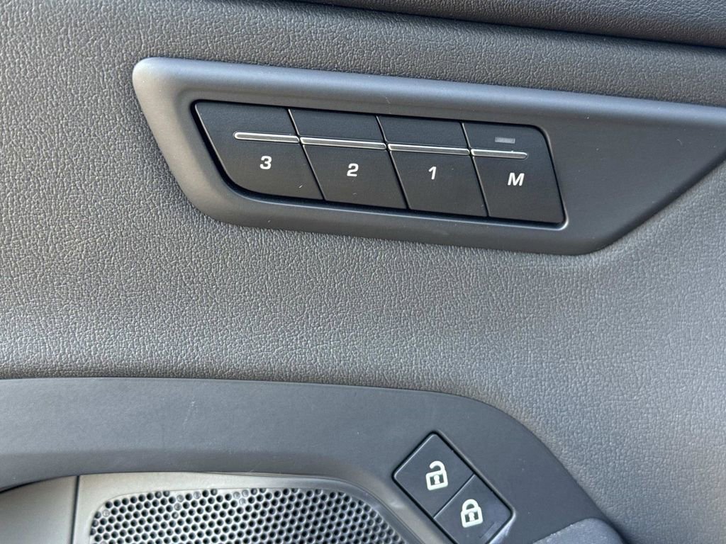 Used 2024 Jaguar E-PACE R-Dynamic SE image 17