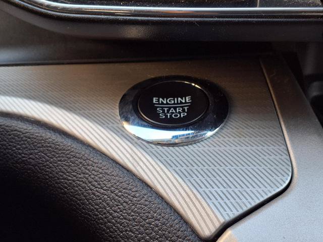 Used 2022 Ford Explorer XLT w/ Equipment Group 202A RWD image 9