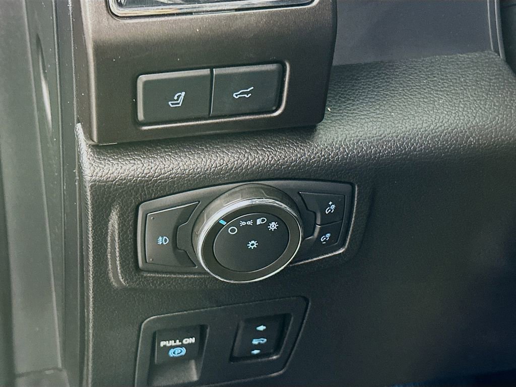 Used 2021 Ford Expedition Max Limited image 17