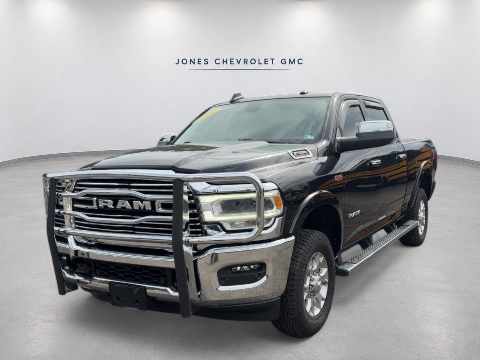 Used 2022 RAM 2500 Laramie AWD/4WD image 1