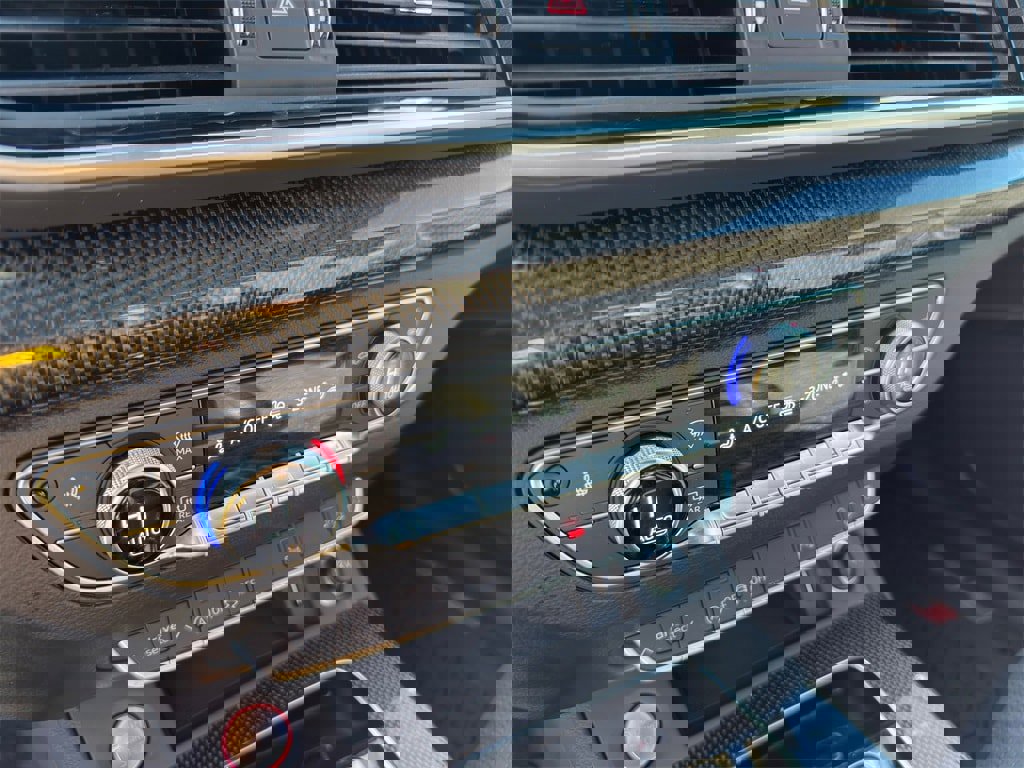 Used 2024 Audi SQ5 Premium image 15