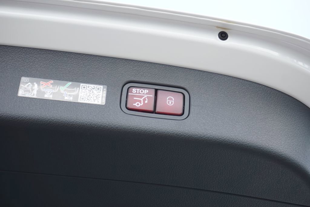 Certified 2025 Mercedes-Benz GLC 350e 4MATIC image 54