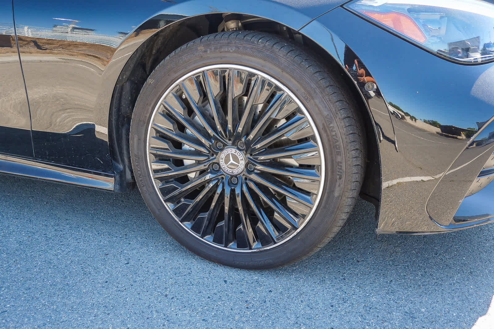 Used 2025 Mercedes-Benz CLE 300 4MATIC Cabriolet image 8