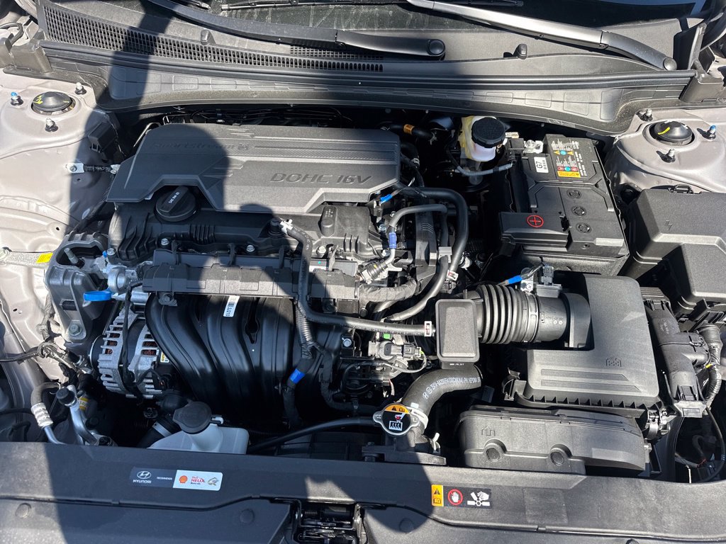 Used 2026 Hyundai Elantra SE FWD image 27