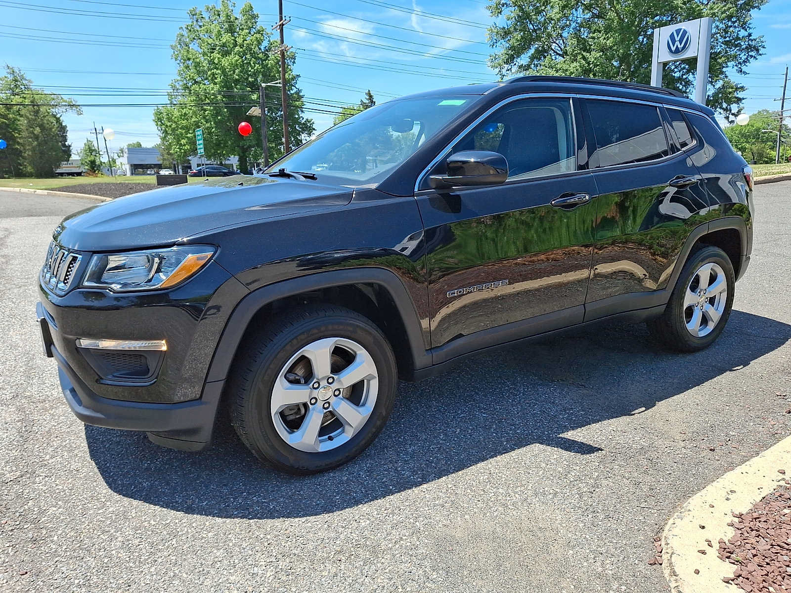 Used 2020 Jeep Compass Latitude w/ Popular Equipment Group AWD/4WD image 3